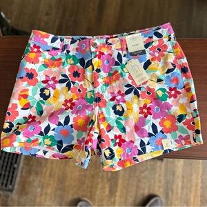 NWT st. John’s Bay Floral Women's Shorts size 16, 38”waist, 5 inch inseam.